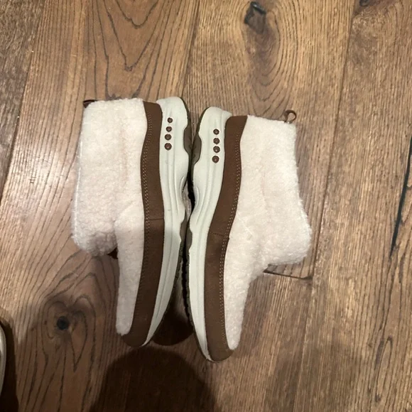 Easy Spirit - Picture 5 of 15